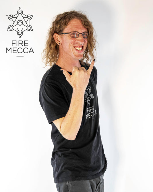 Fire Mecca Short Sleeve Shirt. Model: Rool Kalfas